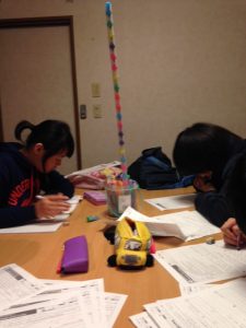 試験前でも遊び心は忘れません。